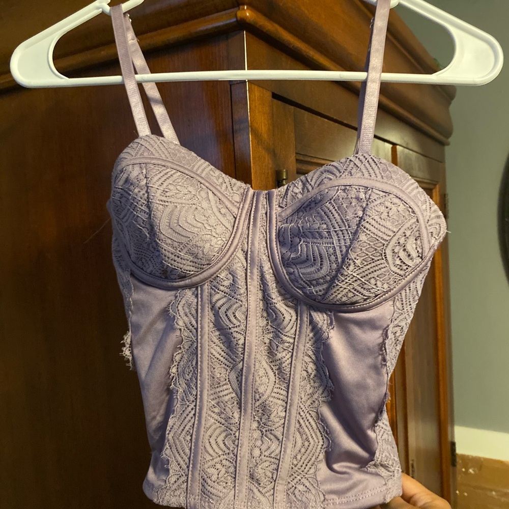 Elegant Lace Bustier in Lavender